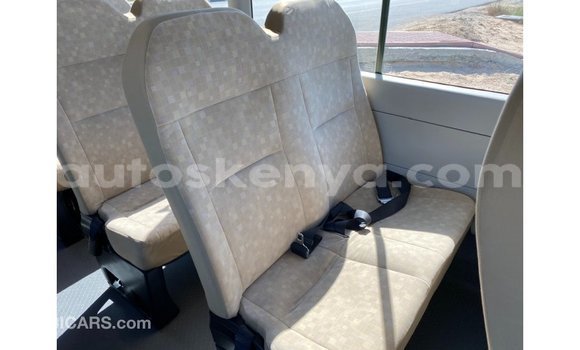 Nunua Imported Toyota Coaster Nyeupe Gari ndani ya Import - Dubai nchini Kati Kenya Nunua Imported Toyota Coaster Nyeupe Gari ndani ya Import - Dubai nchini Kati Kenya