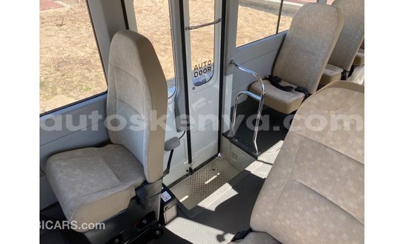 Nunua Imported Toyota Coaster Nyeupe Gari ndani ya Import - Dubai nchini Kati Kenya Nunua Imported Toyota Coaster Nyeupe Gari ndani ya Import - Dubai nchini Kati Kenya