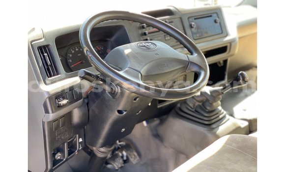 Nunua Imported Toyota Coaster Nyeupe Gari ndani ya Import - Dubai nchini Kati Kenya Nunua Imported Toyota Coaster Nyeupe Gari ndani ya Import - Dubai nchini Kati Kenya