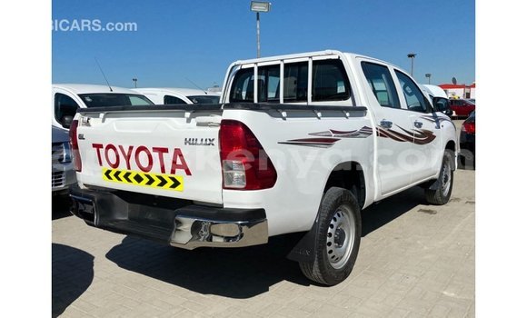 Nunua Imported Toyota Hilux Nyeupe Gari ndani ya Import - Dubai nchini Kati Kenya Nunua Imported Toyota Hilux Nyeupe Gari ndani ya Import - Dubai nchini Kati Kenya