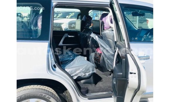 Imported Toyota Land Cruiser Other Makiinaa iti Import - Dubai keessatti Central Kenya keessatti Imported Toyota Land Cruiser Other Makiinaa iti Import - Dubai keessatti Central Kenya keessatti
