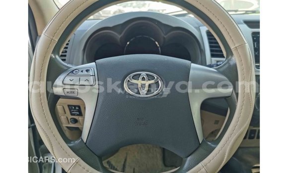 Buy Import Toyota Fortuner White Car in Import - Dubai in Central Kenya Buy Import Toyota Fortuner White Car in Import - Dubai in Central Kenya