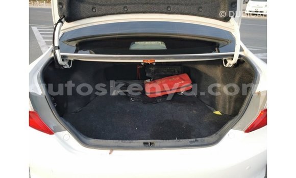Imported Toyota Camry White Makiinaa iti Import - Dubai keessatti Central Kenya keessatti Imported Toyota Camry White Makiinaa iti Import - Dubai keessatti Central Kenya keessatti