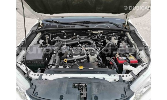 Nunua Imported Toyota Hilux Nyeupe Gari ndani ya Import - Dubai nchini Kati Kenya Nunua Imported Toyota Hilux Nyeupe Gari ndani ya Import - Dubai nchini Kati Kenya