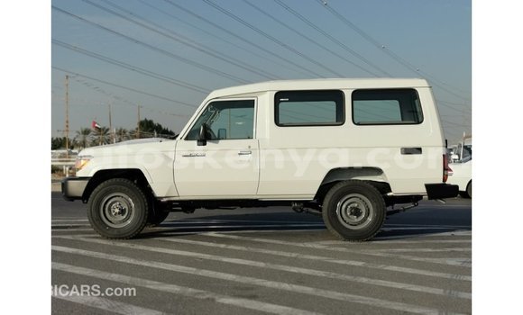 Buy Import Toyota Land Cruiser White Car in Import - Dubai in Central Kenya Buy Import Toyota Land Cruiser White Car in Import - Dubai in Central Kenya