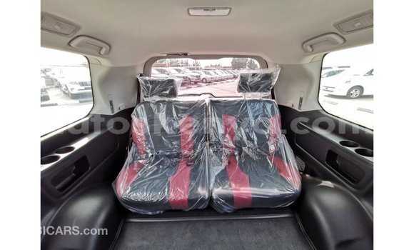 Nunua Imported Toyota Land Cruiser Nyeusi Gari ndani ya Import - Dubai nchini Kati Kenya Nunua Imported Toyota Land Cruiser Nyeusi Gari ndani ya Import - Dubai nchini Kati Kenya