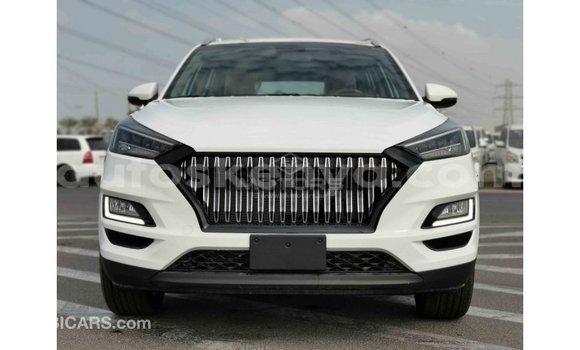 Nunua Imported Hyundai Tucson Nyeupe Gari ndani ya Import - Dubai nchini Kati Kenya Nunua Imported Hyundai Tucson Nyeupe Gari ndani ya Import - Dubai nchini Kati Kenya