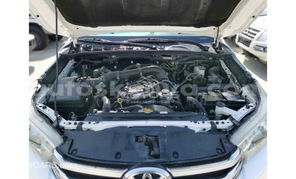 Nunua Imported Toyota Hilux Nyeupe Gari ndani ya Import - Dubai nchini Kati Kenya Nunua Imported Toyota Hilux Nyeupe Gari ndani ya Import - Dubai nchini Kati Kenya