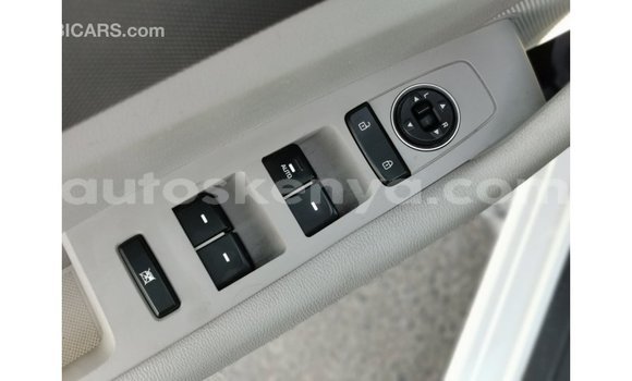 Imported Hyundai Sonata White Makiinaa iti Import - Dubai keessatti Central Kenya keessatti Imported Hyundai Sonata White Makiinaa iti Import - Dubai keessatti Central Kenya keessatti