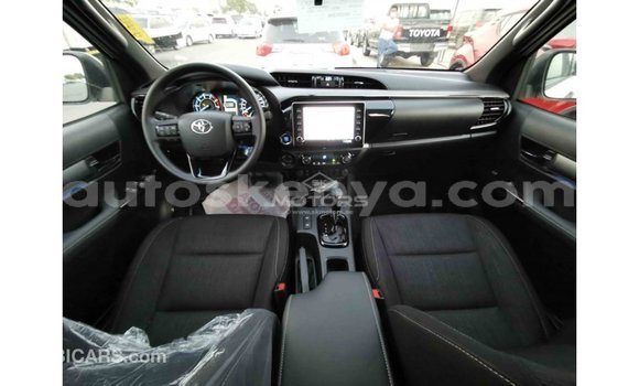 Buy Import Toyota Hilux White Car in Import - Dubai in Central Kenya Buy Import Toyota Hilux White Car in Import - Dubai in Central Kenya