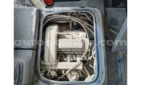 Nunua Imported Toyota Coaster Nyeupe Gari ndani ya Import - Dubai nchini Kati Kenya Nunua Imported Toyota Coaster Nyeupe Gari ndani ya Import - Dubai nchini Kati Kenya