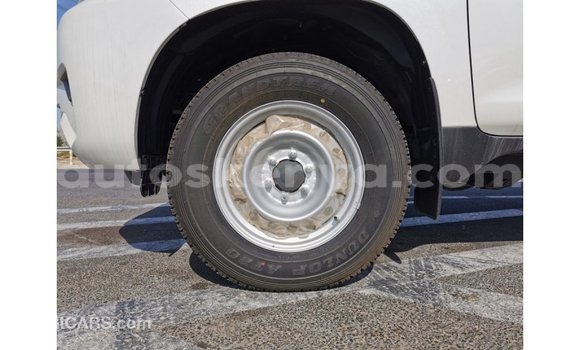 Buy Import Toyota Prado White Car in Import - Dubai in Central Kenya Buy Import Toyota Prado White Car in Import - Dubai in Central Kenya