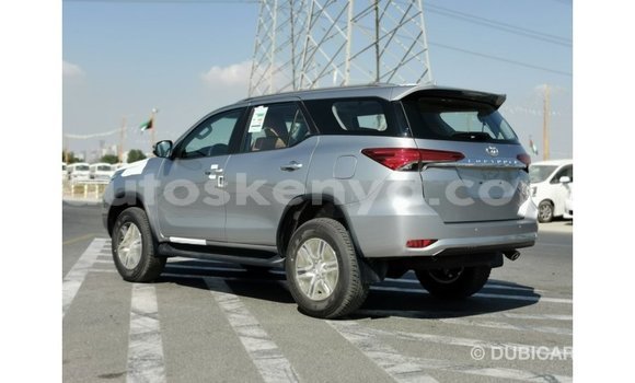 Nunua Imported Toyota Fortuner Nyingine Gari ndani ya Import - Dubai nchini Kati Kenya Nunua Imported Toyota Fortuner Nyingine Gari ndani ya Import - Dubai nchini Kati Kenya
