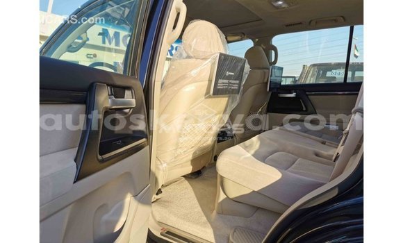Imported Toyota Land Cruiser Black Makiinaa iti Import - Dubai keessatti Central Kenya keessatti Imported Toyota Land Cruiser Black Makiinaa iti Import - Dubai keessatti Central Kenya keessatti