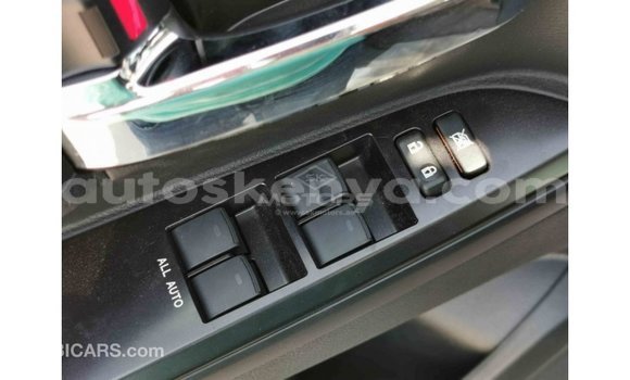 Nunua Imported Toyota Land Cruiser Nyeupe Gari ndani ya Import - Dubai nchini Kati Kenya Nunua Imported Toyota Land Cruiser Nyeupe Gari ndani ya Import - Dubai nchini Kati Kenya