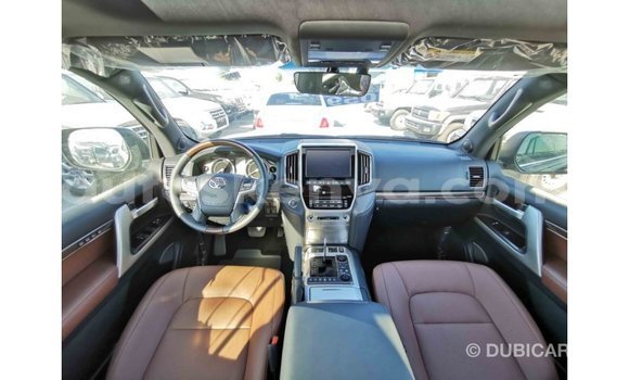 Buy Import Toyota Land Cruiser Black Car in Import - Dubai in Central Kenya Buy Import Toyota Land Cruiser Black Car in Import - Dubai in Central Kenya