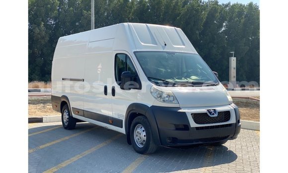 Imported Peugeot 201 White Makiinaa iti Import - Dubai keessatti Central Kenya keessatti