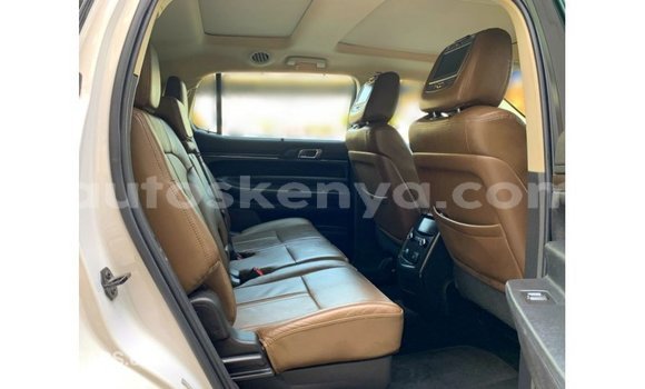 Imported Lincoln MKT White Makiinaa iti Import - Dubai keessatti Central Kenya keessatti Imported Lincoln MKT White Makiinaa iti Import - Dubai keessatti Central Kenya keessatti