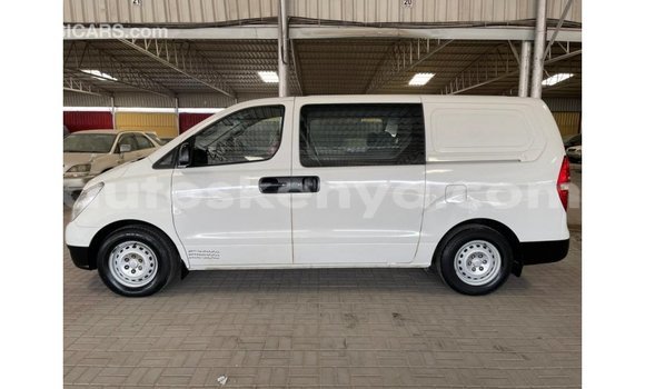 Buy Import Hyundai Chorus White Truck in Import - Dubai in Central Kenya Buy Import Hyundai Chorus White Truck in Import - Dubai in Central Kenya