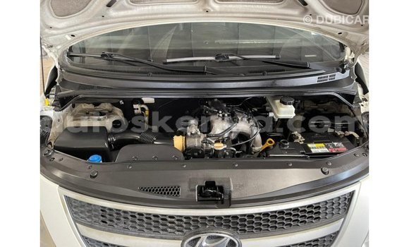 Buy Import Hyundai Chorus White Truck in Import - Dubai in Central Kenya Buy Import Hyundai Chorus White Truck in Import - Dubai in Central Kenya