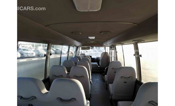 Imported Toyota Coaster White Makiinaa iti Import - Dubai keessatti Central Kenya keessatti Imported Toyota Coaster White Makiinaa iti Import - Dubai keessatti Central Kenya keessatti