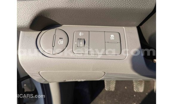 Imported Hyundai Chorus White Netiree iti Import - Dubai keessatti Central Kenya keessatti Imported Hyundai Chorus White Netiree iti Import - Dubai keessatti Central Kenya keessatti