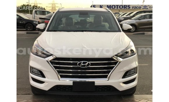 Nunua Imported Hyundai Tucson Nyeupe Gari ndani ya Import - Dubai nchini Kati Kenya Nunua Imported Hyundai Tucson Nyeupe Gari ndani ya Import - Dubai nchini Kati Kenya