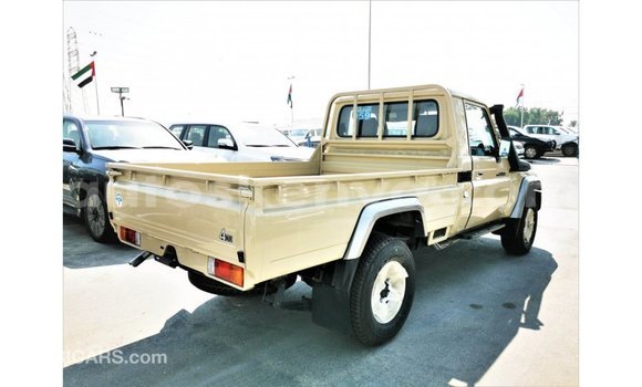 Buy Import Toyota Land Cruiser Beige Car in Import - Dubai in Central Kenya Buy Import Toyota Land Cruiser Beige Car in Import - Dubai in Central Kenya