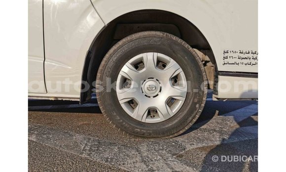 Nunua Imported Toyota Hiace Nyeupe Gari ndani ya Import - Dubai nchini Kati Kenya Nunua Imported Toyota Hiace Nyeupe Gari ndani ya Import - Dubai nchini Kati Kenya