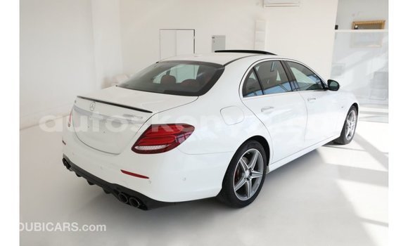 Imported Mercedes‒Benz 1117 White Netiree iti Import - Dubai keessatti Central Kenya keessatti Imported Mercedes‒Benz 1117 White Netiree iti Import - Dubai keessatti Central Kenya keessatti