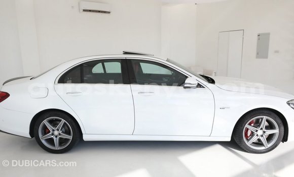 Imported Mercedes‒Benz 1117 White Netiree iti Import - Dubai keessatti Central Kenya keessatti Imported Mercedes‒Benz 1117 White Netiree iti Import - Dubai keessatti Central Kenya keessatti