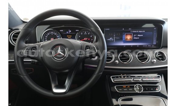 Imported Mercedes‒Benz 1117 White Netiree iti Import - Dubai keessatti Central Kenya keessatti Imported Mercedes‒Benz 1117 White Netiree iti Import - Dubai keessatti Central Kenya keessatti