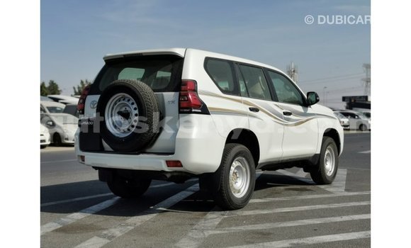 Nunua Imported Toyota Prado Nyeupe Gari ndani ya Import - Dubai nchini Kati Kenya Nunua Imported Toyota Prado Nyeupe Gari ndani ya Import - Dubai nchini Kati Kenya