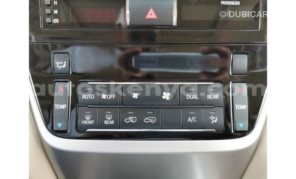 Imported Toyota Land Cruiser White Makiinaa iti Import - Dubai keessatti Central Kenya keessatti Imported Toyota Land Cruiser White Makiinaa iti Import - Dubai keessatti Central Kenya keessatti