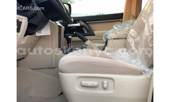 Nunua Imported Toyota Land Cruiser Nyeusi Gari ndani ya Import - Dubai nchini Kati Kenya Nunua Imported Toyota Land Cruiser Nyeusi Gari ndani ya Import - Dubai nchini Kati Kenya