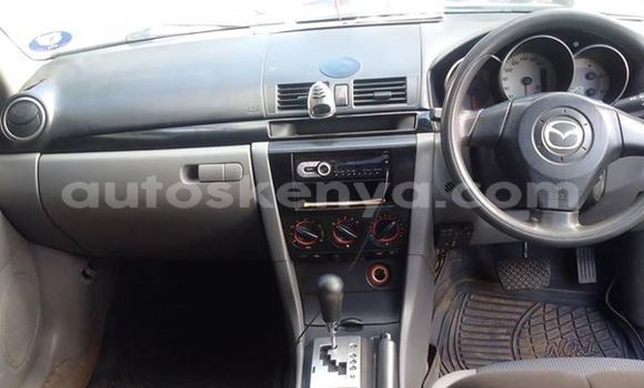 Oofamaa Mazda Axela White Makiinaa iti Mombasa keessatti Coastal Kenya keessatti Oofamaa Mazda Axela White Makiinaa iti Mombasa keessatti Coastal Kenya keessatti