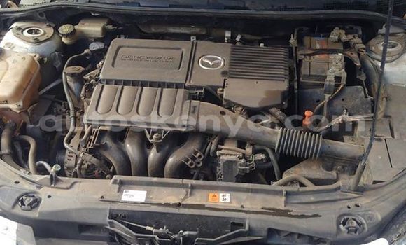 Oofamaa Mazda Axela White Makiinaa iti Mombasa keessatti Coastal Kenya keessatti Oofamaa Mazda Axela White Makiinaa iti Mombasa keessatti Coastal Kenya keessatti