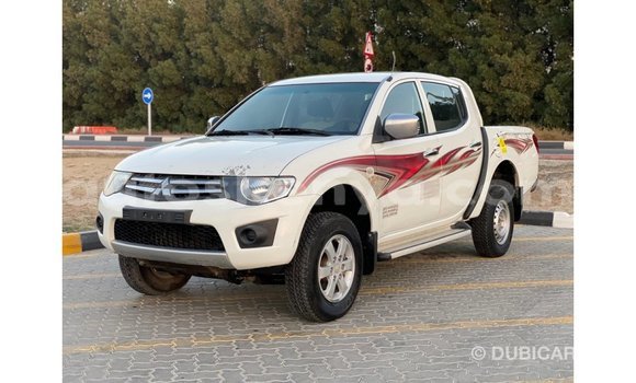 Nunua Imported Mitsubishi L200 Nyeupe Gari ndani ya Import - Dubai nchini Kati Kenya Nunua Imported Mitsubishi L200 Nyeupe Gari ndani ya Import - Dubai nchini Kati Kenya