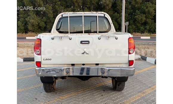 Nunua Imported Mitsubishi L200 Nyeupe Gari ndani ya Import - Dubai nchini Kati Kenya Nunua Imported Mitsubishi L200 Nyeupe Gari ndani ya Import - Dubai nchini Kati Kenya