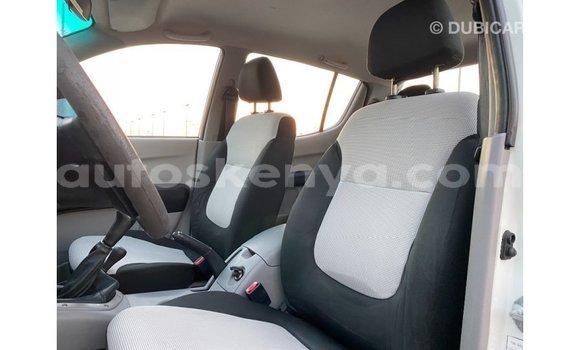 Nunua Imported Mitsubishi L200 Nyeupe Gari ndani ya Import - Dubai nchini Kati Kenya Nunua Imported Mitsubishi L200 Nyeupe Gari ndani ya Import - Dubai nchini Kati Kenya