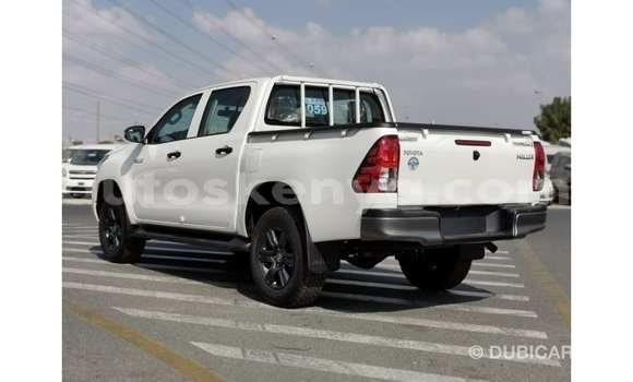 Nunua Imported Toyota Hilux Nyeupe Gari ndani ya Import - Dubai nchini Kati Kenya Nunua Imported Toyota Hilux Nyeupe Gari ndani ya Import - Dubai nchini Kati Kenya
