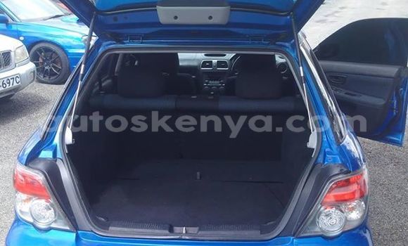 Oofamaa Subaru Impreza Blue Makiinaa iti Mombasa keessatti Coastal Kenya keessatti Oofamaa Subaru Impreza Blue Makiinaa iti Mombasa keessatti Coastal Kenya keessatti