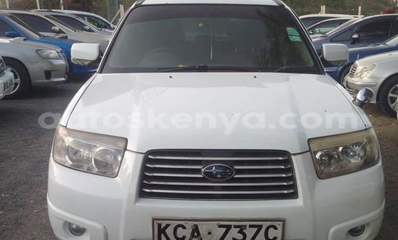 Oofamaa Subaru Forester White Makiinaa iti Mombasa keessatti Coastal Kenya keessatti Oofamaa Subaru Forester White Makiinaa iti Mombasa keessatti Coastal Kenya keessatti