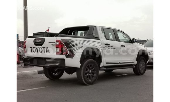 Buy Import Toyota Hilux White Car in Import - Dubai in Central Kenya Buy Import Toyota Hilux White Car in Import - Dubai in Central Kenya