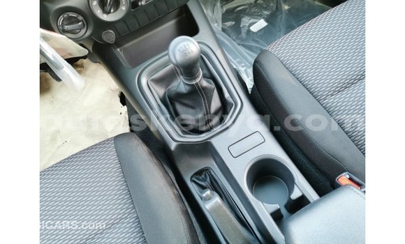 Nunua Imported Toyota Hilux Nyeusi Gari ndani ya Import - Dubai nchini Kati Kenya Nunua Imported Toyota Hilux Nyeusi Gari ndani ya Import - Dubai nchini Kati Kenya