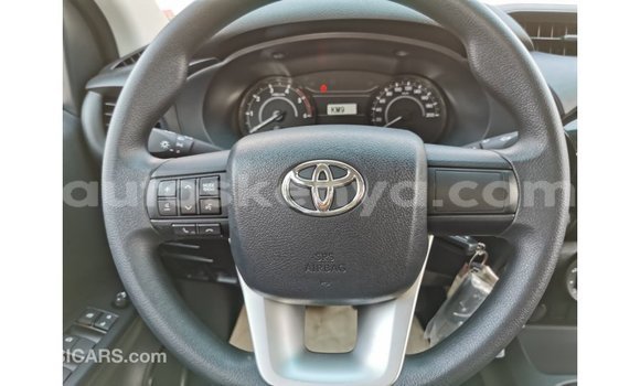 Nunua Imported Toyota Hilux Nyeusi Gari ndani ya Import - Dubai nchini Kati Kenya Nunua Imported Toyota Hilux Nyeusi Gari ndani ya Import - Dubai nchini Kati Kenya