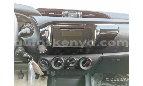 Nunua Imported Toyota Hilux Nyeusi Gari ndani ya Import - Dubai nchini Kati Kenya Nunua Imported Toyota Hilux Nyeusi Gari ndani ya Import - Dubai nchini Kati Kenya