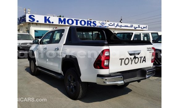 Imported Toyota Hilux White Makiinaa iti Import - Dubai keessatti Central Kenya keessatti Imported Toyota Hilux White Makiinaa iti Import - Dubai keessatti Central Kenya keessatti
