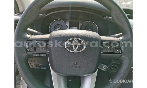 Imported Toyota Hilux White Makiinaa iti Import - Dubai keessatti Central Kenya keessatti Imported Toyota Hilux White Makiinaa iti Import - Dubai keessatti Central Kenya keessatti