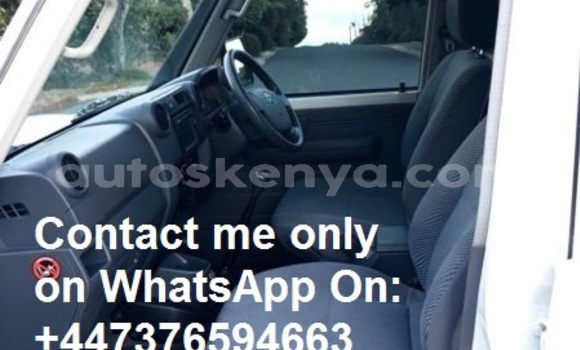 Oofamaa Toyota Land Cruiser White Makiinaa iti Nairobi keessatti Nairobi keessatti Oofamaa Toyota Land Cruiser White Makiinaa iti Nairobi keessatti Nairobi keessatti